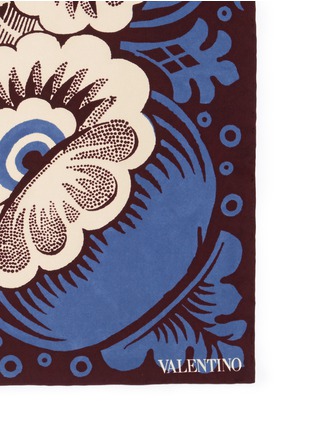 Detail View - Click To Enlarge - VALENTINO GARAVANI - Flower eye silk twill scarf