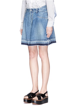 Front View - Click To Enlarge - SACAI - Pleated raw edge washed denim shorts