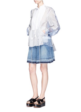 Figure View - Click To Enlarge - SACAI - Pleated raw edge washed denim shorts