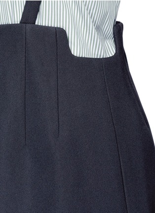 Detail View - Click To Enlarge - TOGA ARCHIVES - Engraved buckle suspender skirt