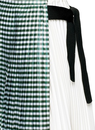 Detail View - Click To Enlarge - TOGA ARCHIVES - Gingham check pleated wrap skirt