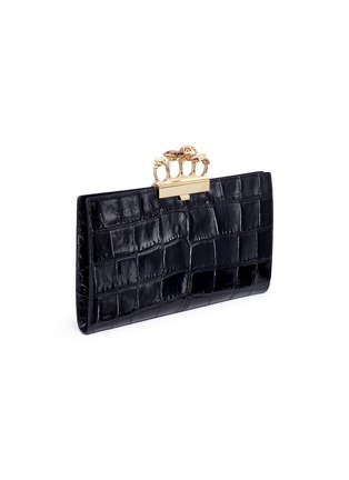 Detail View - Click To Enlarge - ALEXANDER MCQUEEN - Croc embossed leather knuckle clutch