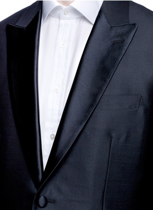 Detail View - Click To Enlarge - TOMORROWLAND - Silk satin lapel wool soft tuxedo blazer