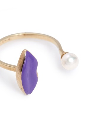 Detail View - Click To Enlarge - DELFINA DELETTREZ - 'Lips Piercing' pearl enamelled open ring