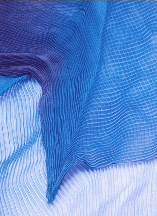 Detail View - Click To Enlarge - FRANCO FERRARI - Ombré plissé pleated silk scarf