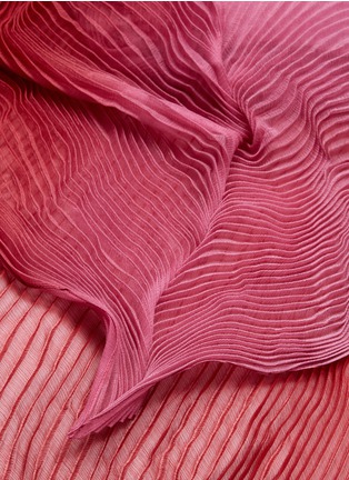 Detail View - Click To Enlarge - FRANCO FERRARI - Ombré plissé pleated silk scarf