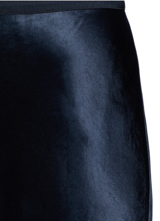 Detail View - Click To Enlarge - VINCE - Elastic waist satin slip skirt