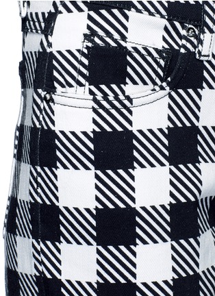 Detail View - Click To Enlarge - VICTORIA, VICTORIA BECKHAM - Gingham print cropped jeans