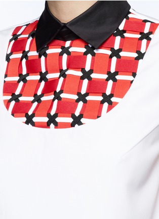 Detail View - Click To Enlarge - CYNTHIA & XIAO - Woven ribbon bib sleeveless cotton shirt
