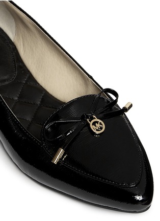 Detail View - Click To Enlarge - MICHAEL KORS - 'Nancy' bow textured patent leather flats