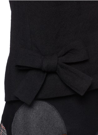 Detail View - Click To Enlarge - VICTORIA BECKHAM - Asymmetric bow open back herringbone linen top