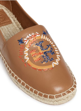 Detail View - Click To Enlarge - TORY BURCH - 'Daley' ethnic logo stitched leather espadrilles