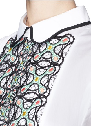 Detail View - Click To Enlarge - PETER PILOTTO - Atom embroidery insert poplin shirt