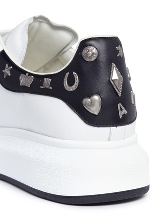 Detail View - Click To Enlarge - ALEXANDER MCQUEEN - 'Larry' icon stud platform leather sneakers