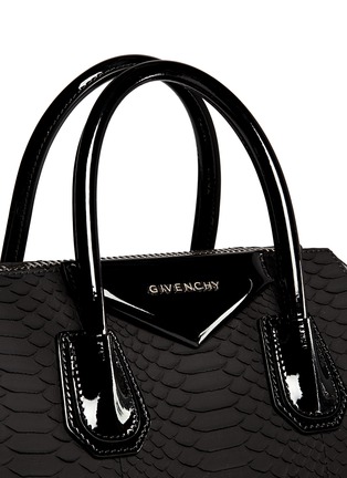 Detail View - Click To Enlarge - GIVENCHY - 'Antigona' small python panel patent leather bag