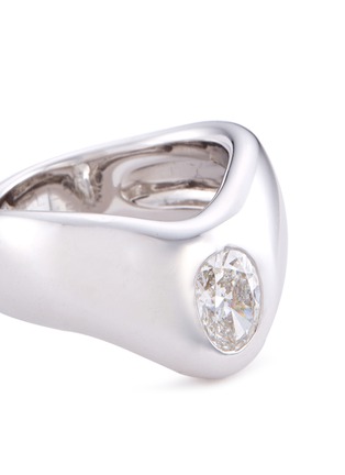Detail View - Click To Enlarge - MELLERIO - Mellerio cut diamond 18k white gold abstract ring