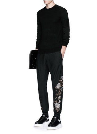 Figure View - Click To Enlarge - ALEXANDER MCQUEEN - Floral embroidery jogging pants