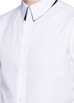 Detail View - Click To Enlarge - ALEXANDER MCQUEEN - Lace collar underlay cotton poplin shirt