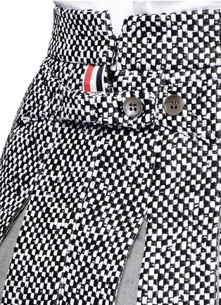 Detail View - Click To Enlarge - THOM BROWNE  - Contrast pleat basketweave flare skirt