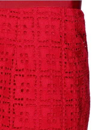 Detail View - Click To Enlarge - SACAI LUCK - Knit shorts underlay broderie anglaise skirt