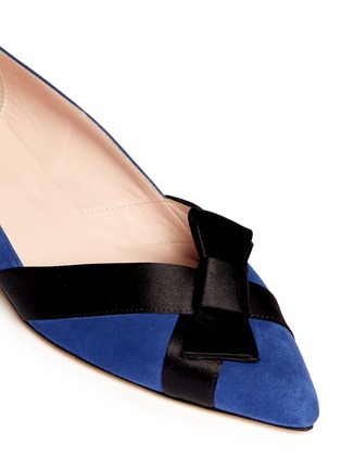 Detail View - Click To Enlarge - KATE SPADE - 'Bari' satin bow suede flats