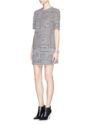 Figure View - Click To Enlarge - VICTORIA, VICTORIA BECKHAM - Geometric stripe crepe cropped pencil skirt