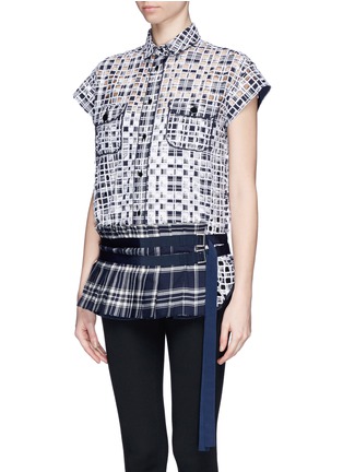 Front View - Click To Enlarge - SACAI - Pleat belt eyelet check shirt