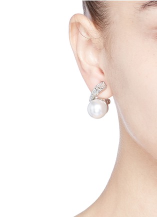 Figure View - Click To Enlarge - KENNETH JAY LANE - Glass crystal pearl flower clip earrings