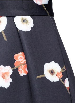Detail View - Click To Enlarge - MO&CO. - Cherry blossom print neoprene skirt