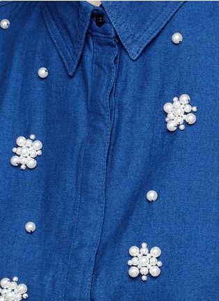 Detail View - Click To Enlarge - MO&CO. - Faux pearl embellished tie front denim shirt