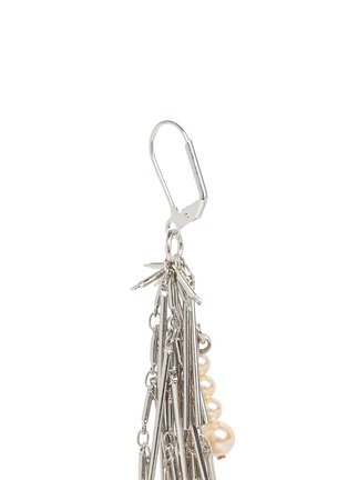 Detail View - Click To Enlarge - MOUNSER - 'Reverb' fringe pearl asymmetric earrings