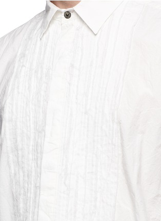 Detail View - Click To Enlarge - THE VIRIDI-ANNE - Frayed pinstripe bib cotton poplin shirt