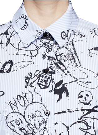 Detail View - Click To Enlarge - CARVEN - Doodle print stripe poplin shirt