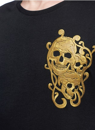 Detail View - Click To Enlarge - ALEXANDER MCQUEEN - Skull embroidered cotton T-shirt