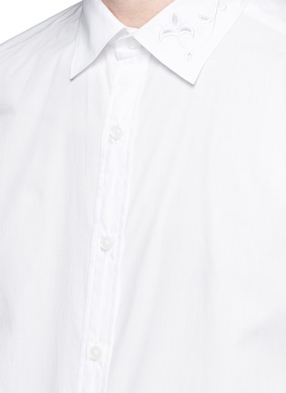 Detail View - Click To Enlarge - KOLOR - Floral embroidered collar short sleeve shirt