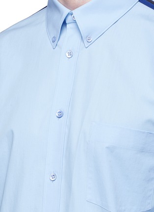 Detail View - Click To Enlarge - ALEXANDER MCQUEEN - Grosgrain trim poplin shirt