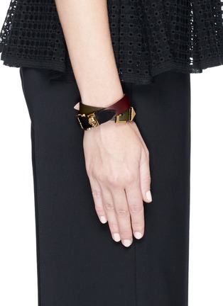 Figure View - Click To Enlarge - ALEXANDER MCQUEEN - Three buckle double wrap skull leather bracelet