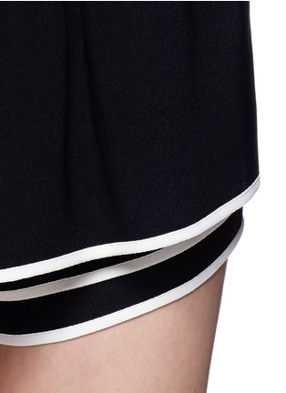 Detail View - Click To Enlarge - SEE BY CHLOÉ - Contrast hem layer shorts